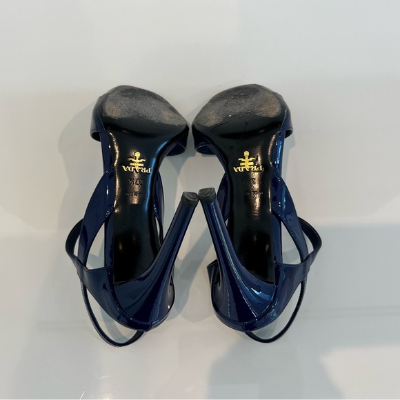 PRADA BLUE PATENT LEATHER SANDALS SIZE IT 37.5 / US 7.5 - Picture 16 of 17